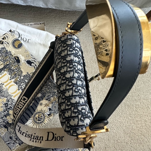 Dior saddle oblique with embroidered strap - Picture 2 of 7